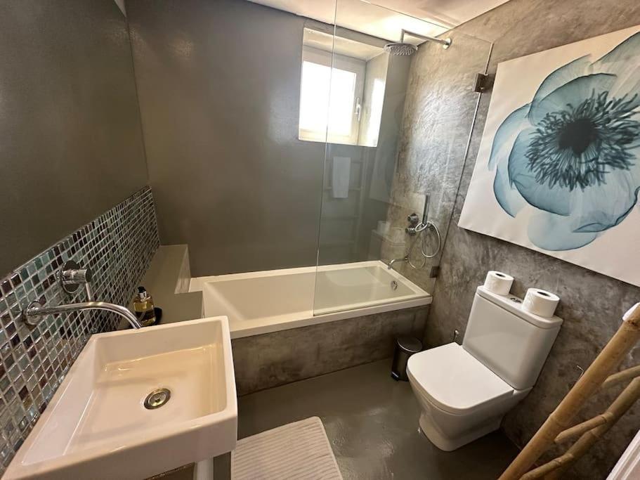 Renovado Com Ac, 2 Wc Completos, Terraco E Garagem Apartment Порто Екстериор снимка