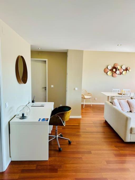 Renovado Com Ac, 2 Wc Completos, Terraco E Garagem Apartment Порто Екстериор снимка