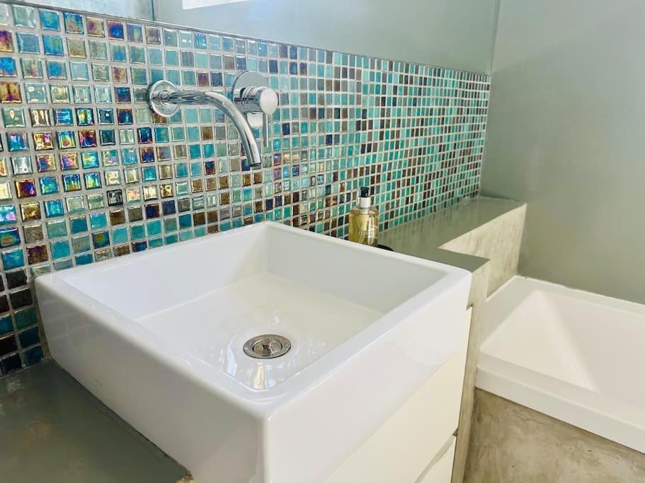 Renovado Com Ac, 2 Wc Completos, Terraco E Garagem Apartment Порто Екстериор снимка