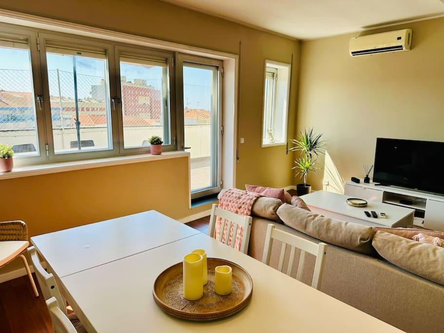 Renovado Com Ac, 2 Wc Completos, Terraco E Garagem Apartment Порто Екстериор снимка